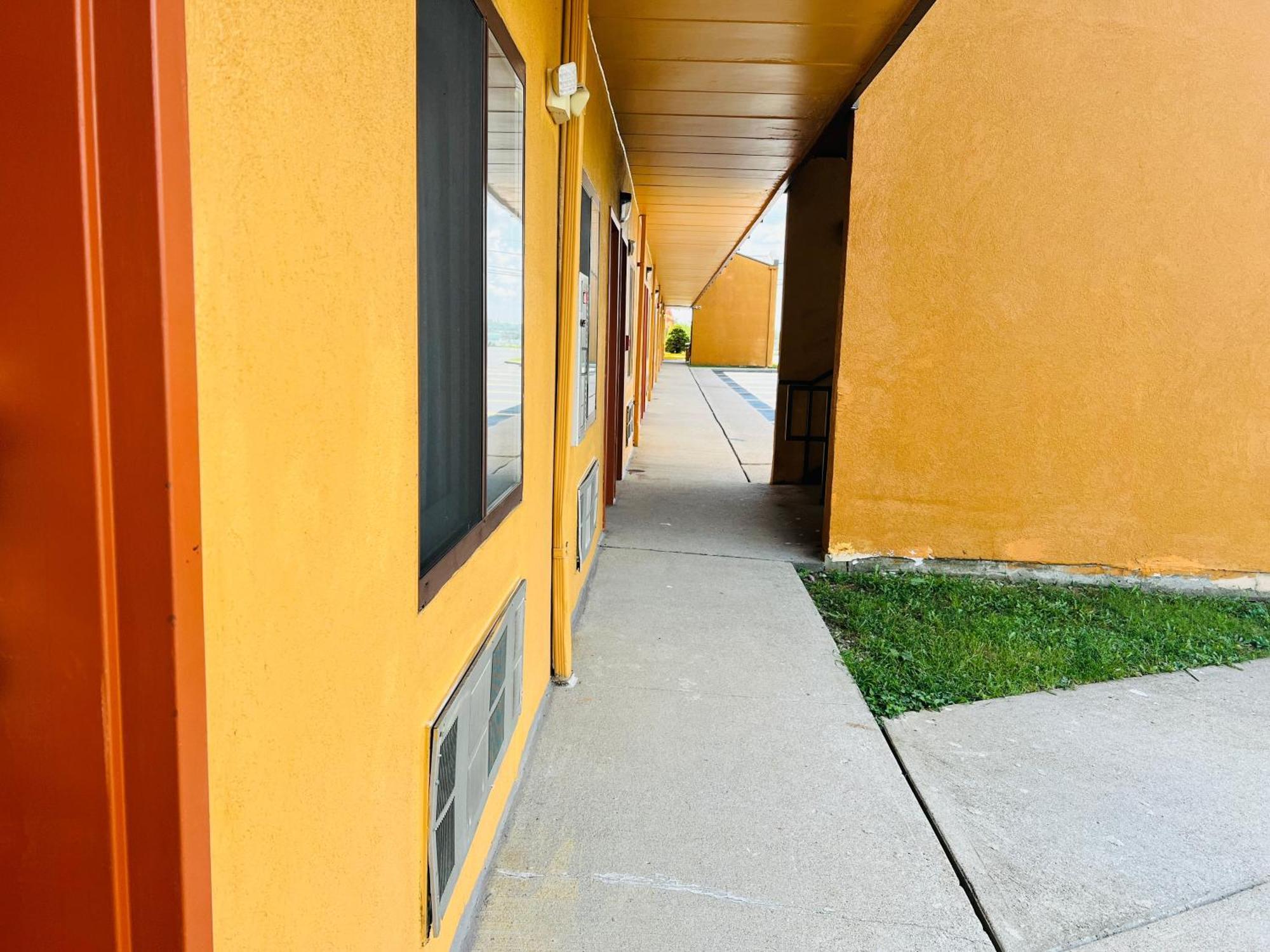 Value Stays By Oyo I-64 Winchester Exterior photo