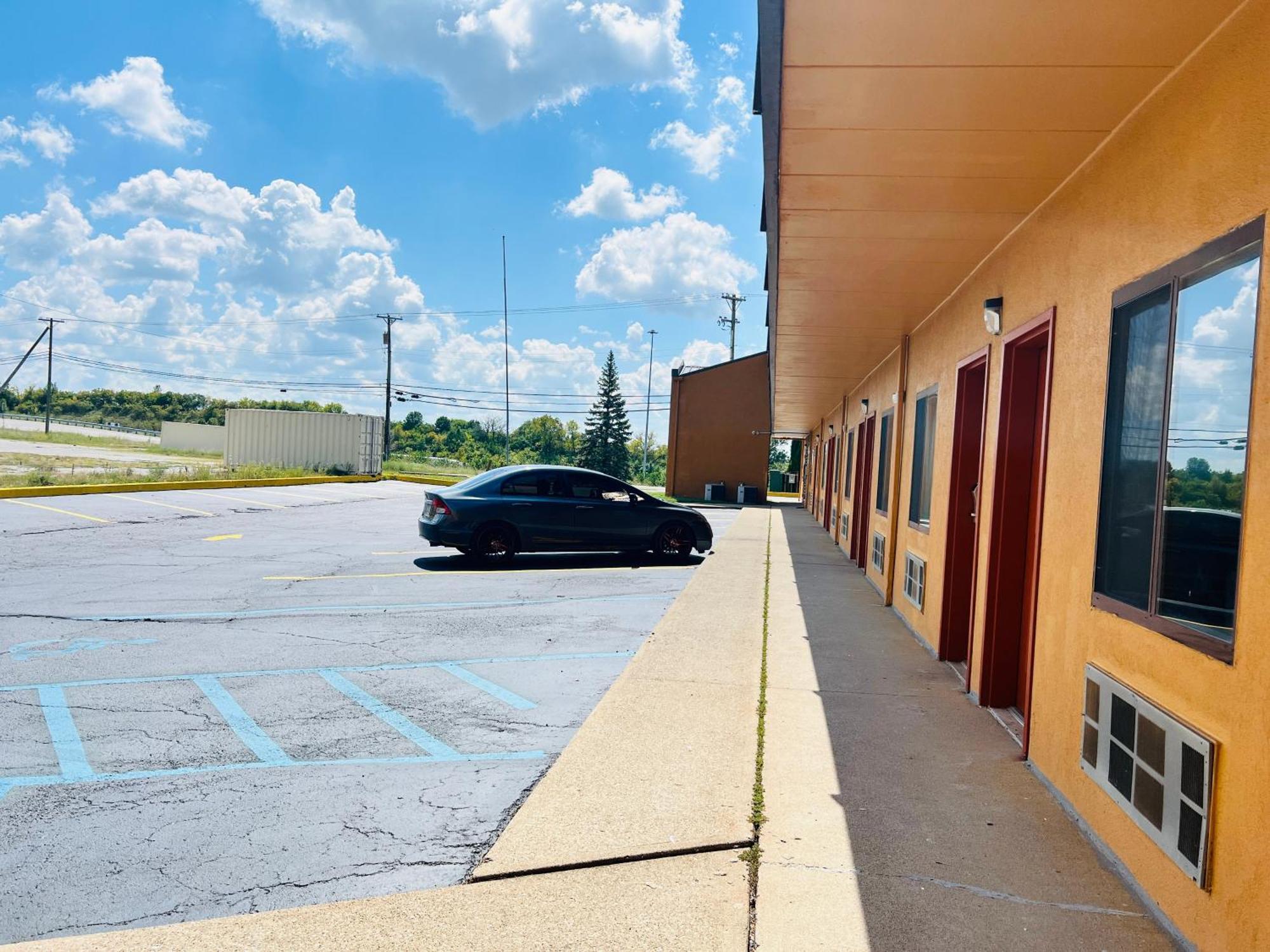 Value Stays By Oyo I-64 Winchester Exterior photo